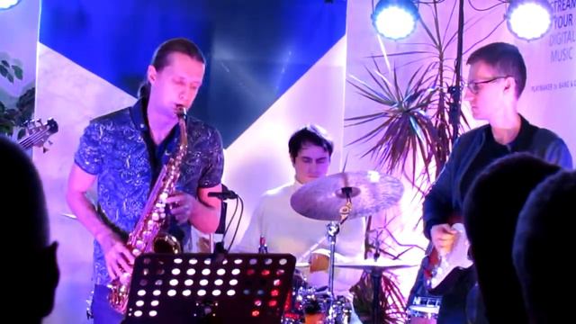 Ilya Gendler quartet - Bright size life смотреть онлайн