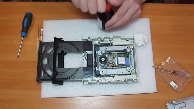 Разборка и чистка привода DVD RW (Если не читаются диски) смотреть онлайн