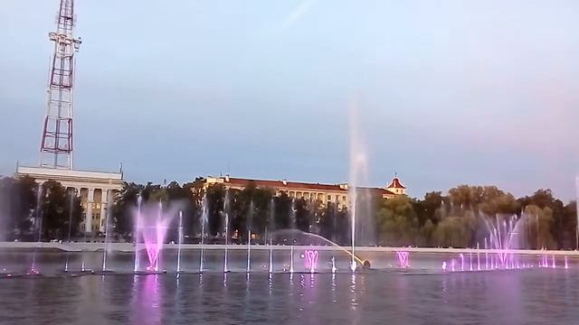 Мультимедийный фонтан в Минске смотреть онлайн