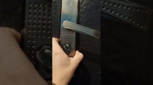 застрял ключ в замке а дверь не открывается и ключ не достоётся  кого вызвать? +79137831741 Спасате