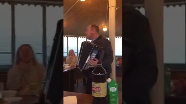 К сожаленью день рождения только раз в году ... смотреть онлайн