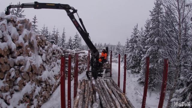 Зимой лесовозы Вольво ... смотреть онлайн