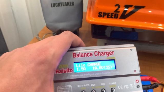 Зарядка акб кораблика. Курск. смотреть онлайн