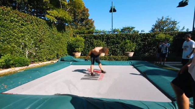 DE BESTE TRAMPOLINE OOIT! | Boazvb смотреть онлайн
