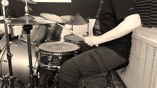 Just drums. / просто барабаны смотреть онлайн