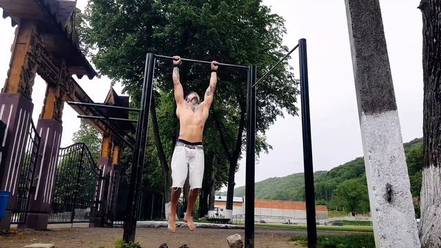 СЕКРЕТ ОЧЕНЬ ШИРОКОЙ СПИНЫ - 300 ВЗРЫВНЫХ ПОДТЯГИВАНИЙ НА ТУРНИКЕ ЗА 10 ПОДХОДОВ (Я СДЕЛАЛ) ★ смотреть онлайн