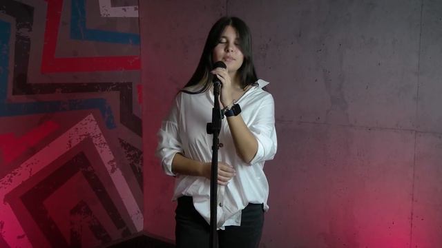 Ana Calin - Passionfruit by Drake смотреть онлайн
