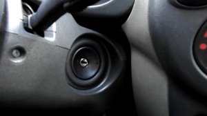 Клинит замок зажигания. Не поворачивается ключ в замке зажигания.