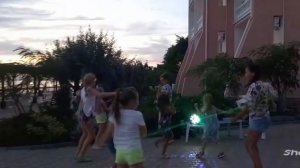 Дискотека в пансионате "Рассвет" в крымской Николаевке, август 2022 года.