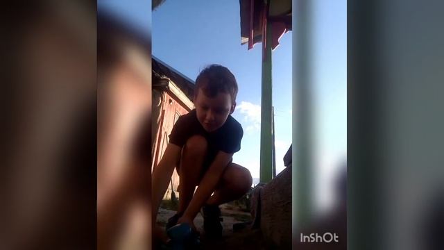 Долбим перчатки с песком с другом смотреть онлайн