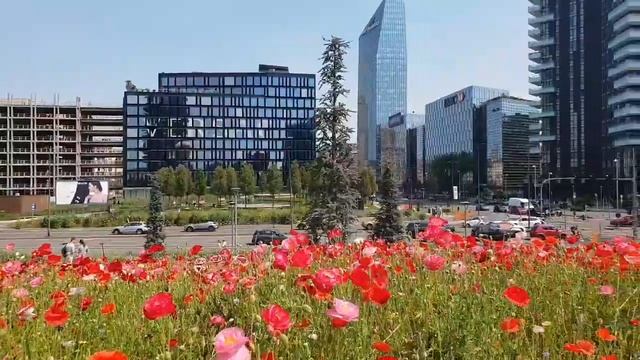 MILANO. May 2022. PORTA GARIBALDI смотреть онлайн
