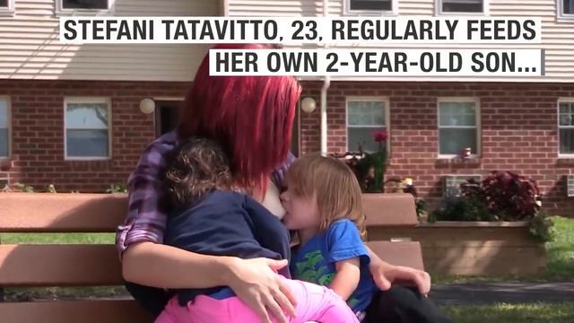 Мамы кормят детей друг друга