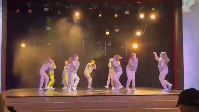 Dzelmes deju studija (Монатик- То от чего я без ума) смотреть онлайн