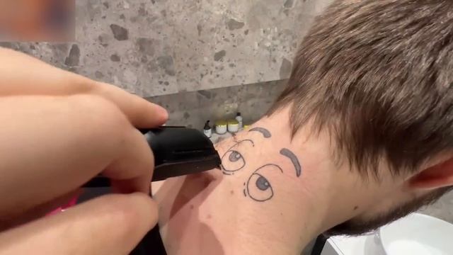 СДЕЛАЛИ КОРЕШУ МОДНУЮ БОРОДУ | ХАЗЯЕВА УГАРАЮТ В КВАРТИРЕ У КОРЕША смотреть онлайн