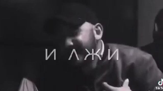 ▪︎Ветер завывает диким воем облака,сердце тихо плачет и болит, но как...? смотреть онлайн