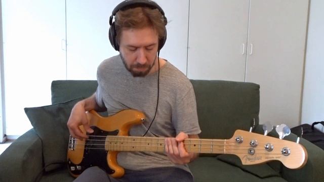 Groovy 16th Note Bass Line смотреть онлайн