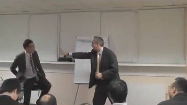 Андрей Парабеллум. По коричневому скользить легче! смотреть онлайн