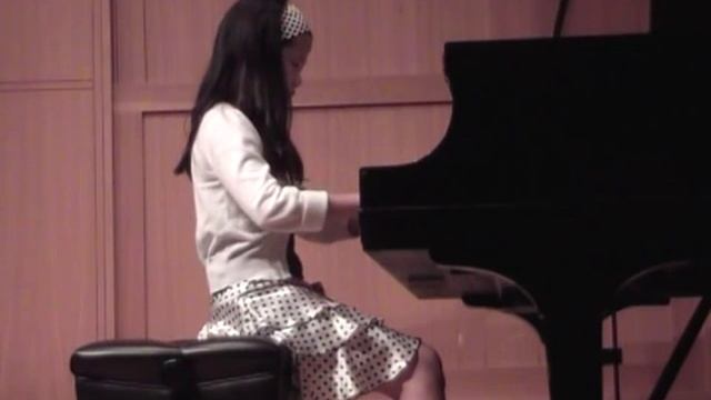 2011-6-4 Amy Performed Chopin Waltz in Year End Recital смотреть онлайн