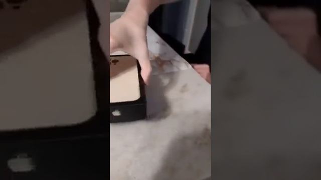 Любимый подарил айфон 13 Pro Мах смотреть онлайн