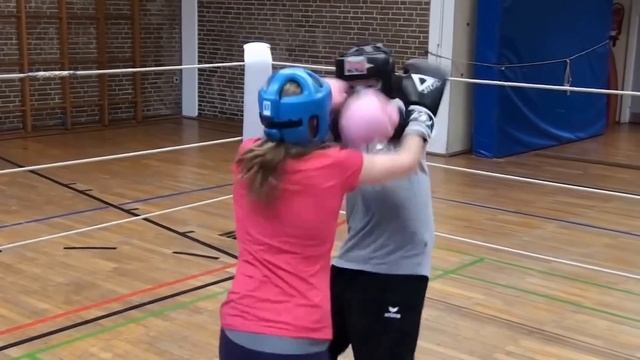 BOXING GIRL THE SPARRING смотреть онлайн