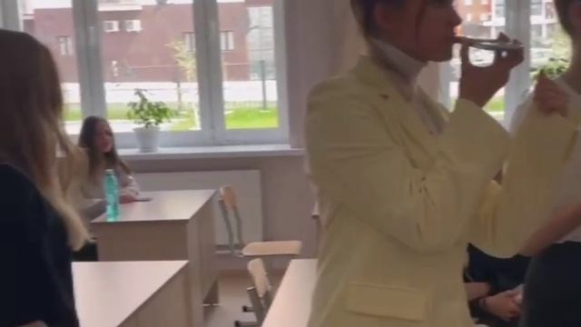 Знакомьтесь, 8-1 смотреть онлайн