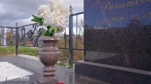 Мемориальный комплекс из коричневого гранита