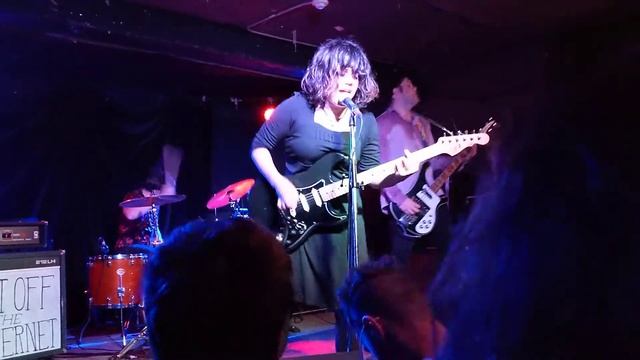 Screaming Females - Agnes Martin (Toronto 2019) смотреть онлайн