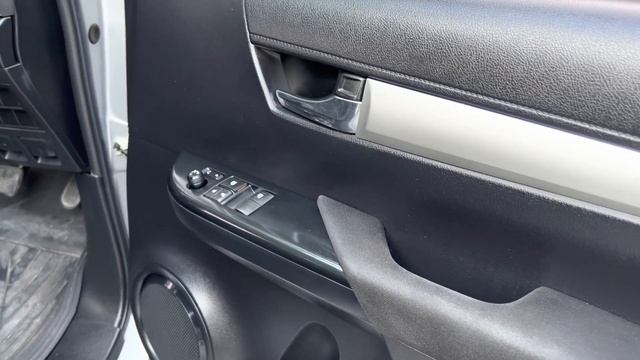 ?รีวิว TOYOTA HILUX REVO SMART CAB 2.4 E MT 2018 สีเทา смотреть онлайн