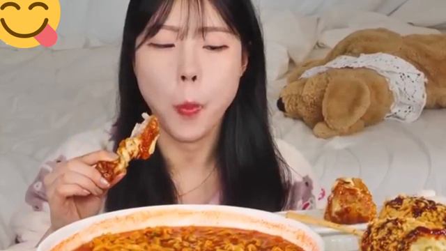 ASMR.MUKBANG| Огненный пряный рамен, хот-дог с огненной лапшой, Сырный крокет,Курица с приправами. смотреть онлайн
