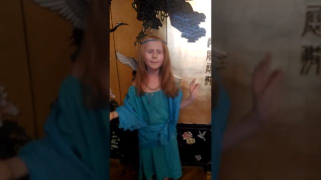 Маруся Ефремова читает Николая Гумилёва "Кензели" смотреть онлайн