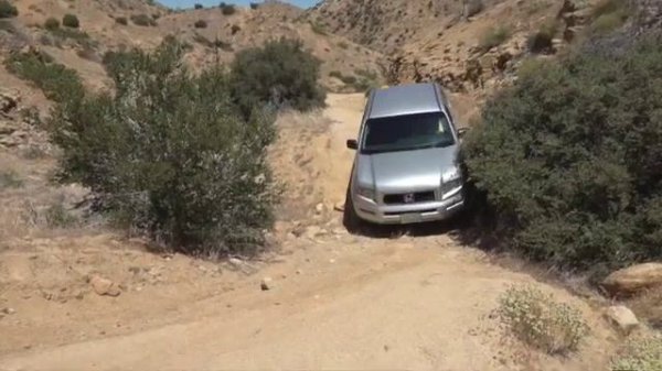 2007 Honda Ridgeline: Off Road Rock Crawling