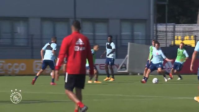 Why Ajax Is The Youth Academy Goat? | FC Football Factory смотреть онлайн