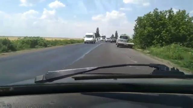 На трассе "Николаев-Херсон" столкнулись "Фиат" и "Славута" смотреть онлайн