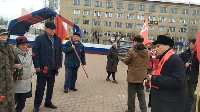 Возложение цветов к памятнику В.И. Ленина 21 января 2020 г. в городе Россошь смотреть онлайн
