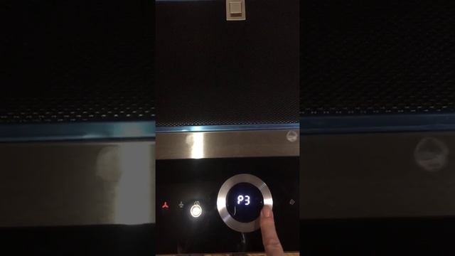 Видеообзор вытяжки Bosch DWF97RW69 смотреть онлайн