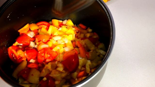 Даже веганы не устояли! Всё сложила и забыла. Тушеная Курица с перцем в мультиварке. Быстро. смотреть онлайн