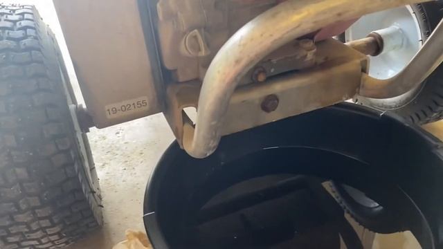 Honda GX390 Oil Change смотреть онлайн