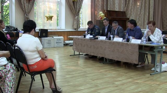 Встреча главы управы района Теплый Стан И.А. Малыгина с жителями района от 22.08.2013г. смотреть онлайн