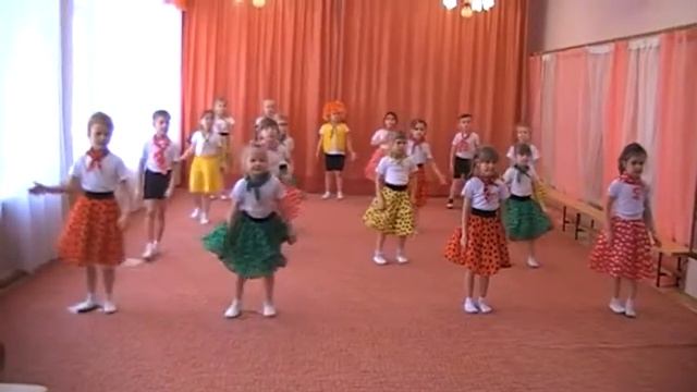 МДОУ детский сад № 49 "Колокольчик" - ТАНЕЦ "КАРЛСОН" смотреть онлайн