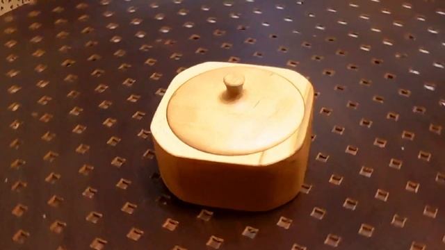 Как зарабатывать на токарном станке. Сахарница из бука (Sugar bowl made of beech. Wood lathe) смотреть онлайн