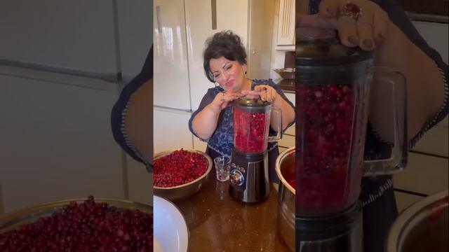 Облепиха с сахаром. Клюква с сахаром. Вкусные полезности. смотреть онлайн