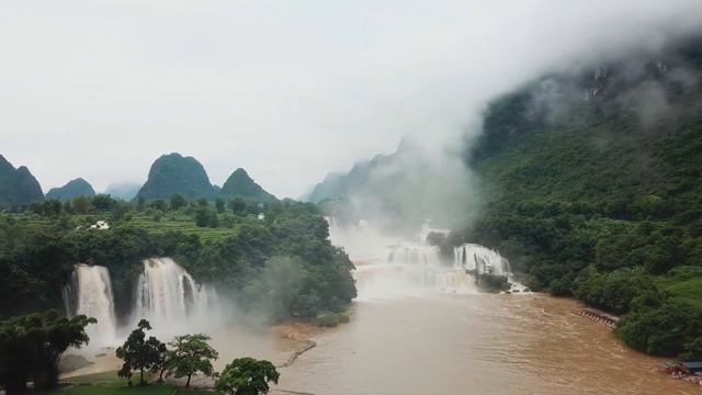 Самые красивые и сказочные водопады в мире смотреть онлайн