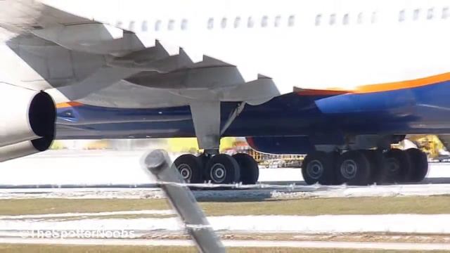 Aeroflot Iljuschin Il-96 landing and start at Salzburg Airport смотреть онлайн