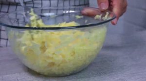 Просто натрите картофель и добавьте фарш. Любимая картофельная запеканка