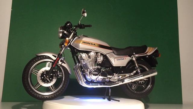 Honda CB750F Tamiya 1/6 Scale смотреть онлайн