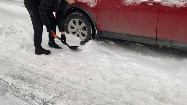 Укороченная штыковая лопата Plantic Terra. Обзор.