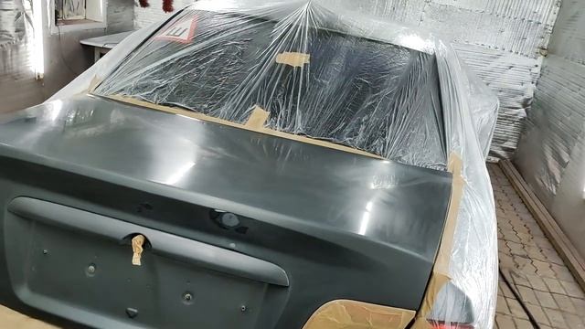 Покраска крышки багажника авто Mitsubishi Carisma. смотреть онлайн