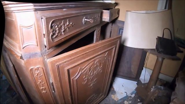 Заброшенный дом в лесу в Бельгии смотреть онлайн