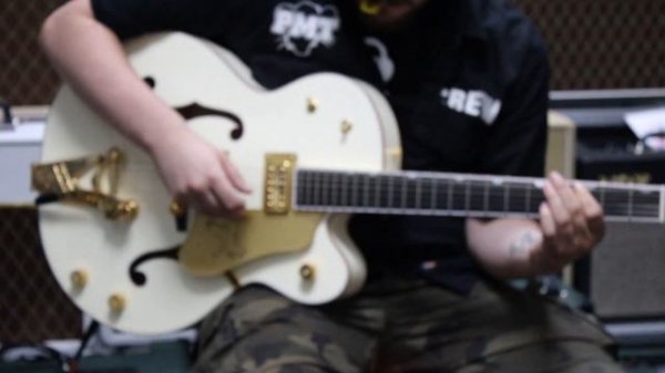 Gretsch White Falcon Shootout - Gretsch G6136T-59GE Vs. Gretsch G6636T Players Edition