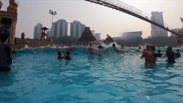 Trip To Sunway Lagoon Water Theme Park смотреть онлайн